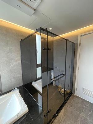 灰玻無框式L型淋浴拉門