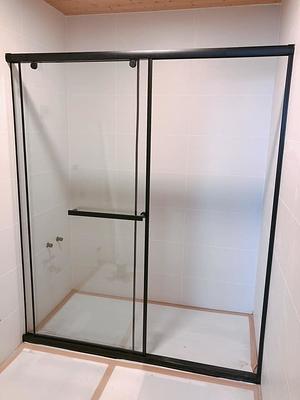 黑色無框式橫推門